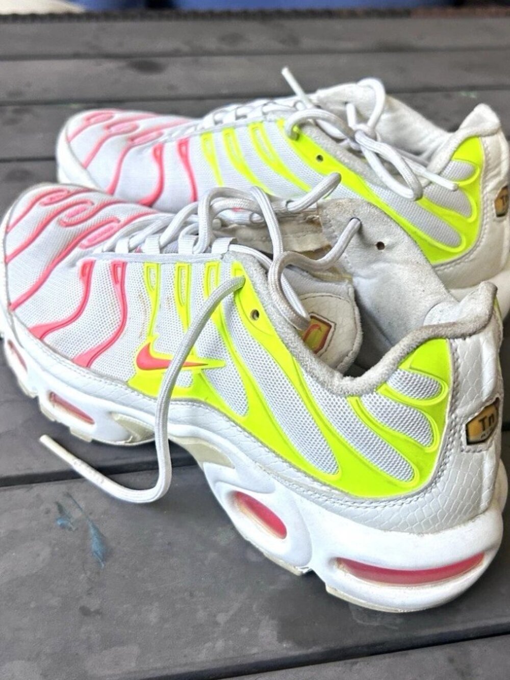 Nike Air Max Plus SE Hot Punch Women's US 7